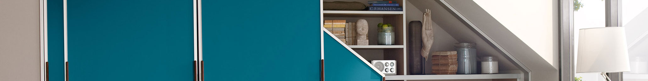 Einbauschrank in Dachschräge mit Gleittüren von Cabinet