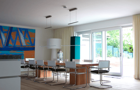 Großzügiges Wohnen am Meer mit Top-Küche, gigantischem Ausblick und Ferienwohnungen Wohnen Leben Schlafen Küche Kochen Arbeitsplatte Stein Metall Glas Bora Siemens Blanco Miele Venjakob Couch Sofa Cabinet Schranksystem Waffenschrank Esszimmer Esstisch Freischwinger Stühle Ausblick Schlafzimmer Bad Ebenerdig Ferienwohnung Blau Rot Komplett Ausstattung Usedom Erfurt Jena Weimar Gotha Ilmenau Arnstadt Sömmerda Coburg Eisenach Gera Parkett Fliesen Teppich Treppen Haus Ewald Schillig Koinor