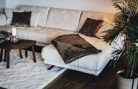 #Polstergarnitur als stilvoller Blickfang im Wohnraum #helle Ausstrahlung #modernes Design #L-Form #Kieppe #Erfurt #Polstergarnitur als stilvoller Blickfang im Wohnraum #helle Ausstrahlung #modernes Design #L-Form #Kieppe #Erfurt