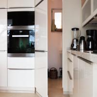Modern Klassik Klassisch Wohnküche Küche Wohnen Integriert Integration Weimar Stein Arbeitsplatte Holzoptik Miele Bora Siemens Leder Holz Optik Fenster Highlight Toll Erfurt Kochfeld Ceran Abzugshaube Spüle Faltliftschrank Hängeschrank Backofen Garer Speisekammer Kammer Vorrat Vorratskammer Fenster Terrasse Ausblick Perfekt Sensation 