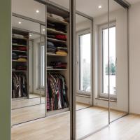 Ankleide Schrank Begehbarer Kleiderschrank Cabinet Spiegel Fronten Kleiderschrank Schiebetüren Gleittüren Gleiten Schieben Einschub Regal Bücherregal Bücher Bibliothek Regallautsprecher Lautsprecher Entertainment TV Fernseher Integration Integriert Fernsehen Schauen Boxspringbett Kissen Decken Bettbezug Hasena Cabinet Cabinet-Schranksysteme Weimar Erfurt Jena Arnstadt Gera Sömmerda Gotha Eisenach Ilmenau Coburg