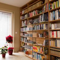 Ankleide Schrank Begehbarer Kleiderschrank Cabinet Spiegel Fronten Kleiderschrank Schiebetüren Gleittüren Gleiten Schieben Einschub Regal Bücherregal Bücher Bibliothek Regallautsprecher Lautsprecher Entertainment TV Fernseher Integration Integriert Fernsehen Schauen Boxspringbett Kissen Decken Bettbezug Hasena Cabinet Cabinet-Schranksysteme Weimar Erfurt Jena Arnstadt Gera Sömmerda Gotha Eisenach Ilmenau Coburg