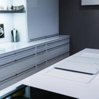 Küchen Weiß Designküche Hochglanzoptik Lackfront Beleuchtung Bora Siemens Miele LED Blanco Kontrast Kücheninsel Trend Style Küchenzeile Backofen Spüle Induktionskochfeld Weinregal Arbeitsplatte Quarz Marmor Stein Leipzig Weißenfels Erfurt Arnstadt Ilmenau Jena