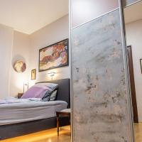 schrank einbauschrank kleiderschrank schlafzimmer kleider zimmer optik betonoptik altrosa spiegel stauraum platz volumen regale spitzer winkel sonderlösung maßgefertigt maßanfertigung individuell persönlich deckenhoch