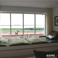 Wohnen Leben Schlafen Küche Kochen Arbeitsplatte Stein Metall Glas Bora Siemens Blanco Miele Venjakob Couch Sofa Cabinet Schranksystem Waffenschrank Esszimmer Esstisch Freischwinger Stühle Ausblick Schlafzimmer Bad Ebenerdig Ferienwohnung Blau Rot Komplett Ausstattung Usedom Erfurt Jena Weimar Gotha Ilmenau Arnstadt Sömmerda Coburg Eisenach Gera Parkett Fliesen Teppich Treppen Haus Ewald Schillig Koinor