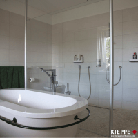 Wohnen Leben Schlafen Küche Kochen Arbeitsplatte Stein Metall Glas Bora Siemens Blanco Miele Venjakob Couch Sofa Cabinet Schranksystem Waffenschrank Esszimmer Esstisch Freischwinger Stühle Ausblick Schlafzimmer Bad Ebenerdig Ferienwohnung Blau Rot Komplett Ausstattung Usedom Erfurt Jena Weimar Gotha Ilmenau Arnstadt Sömmerda Coburg Eisenach Gera Parkett Fliesen Teppich Treppen Haus Ewald Schillig Koinor