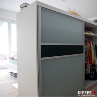 Wohnen Leben Schlafen Küche Kochen Arbeitsplatte Stein Metall Glas Bora Siemens Blanco Miele Venjakob Couch Sofa Cabinet Schranksystem Waffenschrank Esszimmer Esstisch Freischwinger Stühle Ausblick Schlafzimmer Bad Ebenerdig Ferienwohnung Blau Rot Komplett Ausstattung Usedom Erfurt Jena Weimar Gotha Ilmenau Arnstadt Sömmerda Coburg Eisenach Gera Parkett Fliesen Teppich Treppen Haus Ewald Schillig Koinor