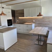 Küchenbaustelle, Rohbauküchen Moderne weiße Küche in Erfurt, Bora, Backofen Augenhöhe, Backofen hochgesetzt, Eicheküchen Erfurt, Küchen Arnstadt, helle Küche Arnstadt, Miele Backofen, Kochfeld auf Insel, Iduktionskochfeld, Inselküche Erfurt, Weiße Küche mit Eiche, LED-Beleuchtung Küche, Küchenmontage, Küche Erfurt kaufen, Küche Erfurt planen