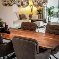 #Eine Kombination aus Wohnen & Essen #Essbereich #Tischgruppe #warmes Licht