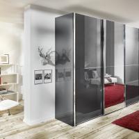 Kleiderschrank Korpus in grauem Hochglanzdesign