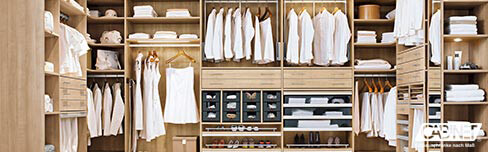 Begehbarer Schrank
